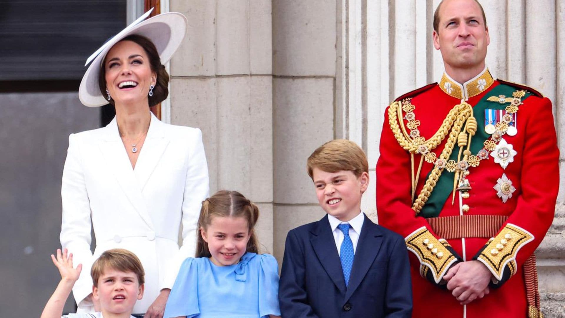 Never-before-seen photo of George, Charlotte and Louis released