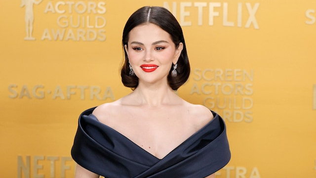 Selena Gomez attends the 31st Annual Screen Actors Guild Awards