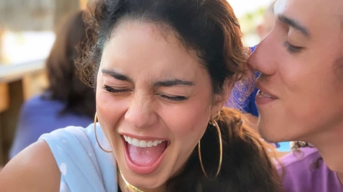 Vanessa Hudgens supports boyfriend Cole Tucker at spring training