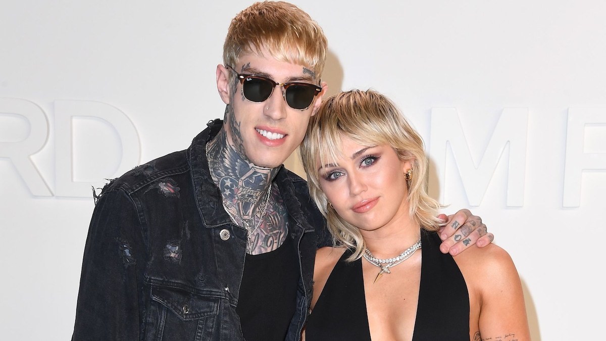 https://www.hola.com/us/horizon/landscape/f9b61a9eb13c-hollywood-california-trace-cyrus-and-miley-cyrus-arrives-at-the-tom-ford-aw20-sh.jpg?im=Resize=(1200)