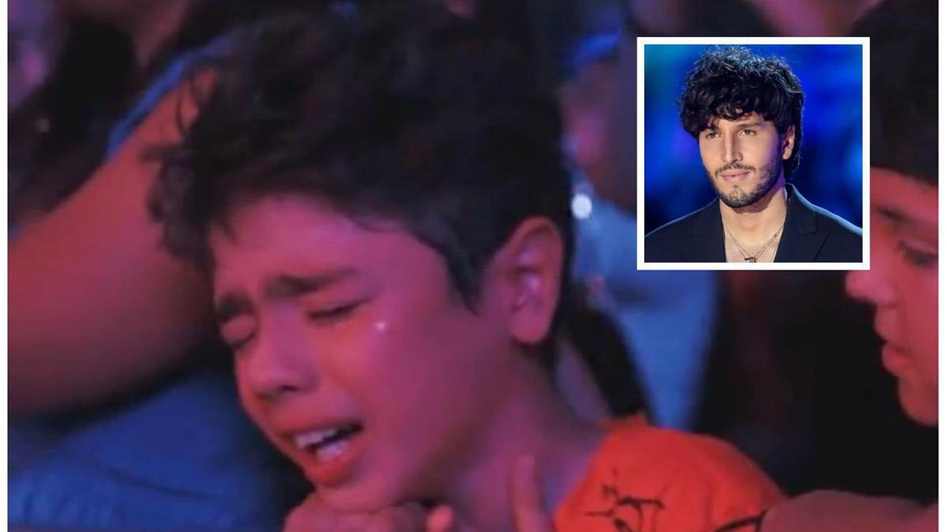 An inconsolable child cries his heart out during Sebastián Yatra’s concert