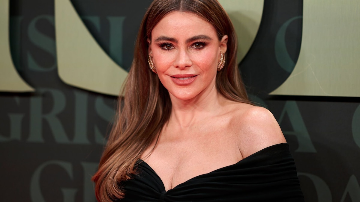 https://www.hola.com/us/horizon/landscape/fc2f9f7e51fc-madrid-spain-sofc3ada-vergara-attends-the-griselda-premiere-at-callao-cinema-o.jpg?im=Resize=(1200)