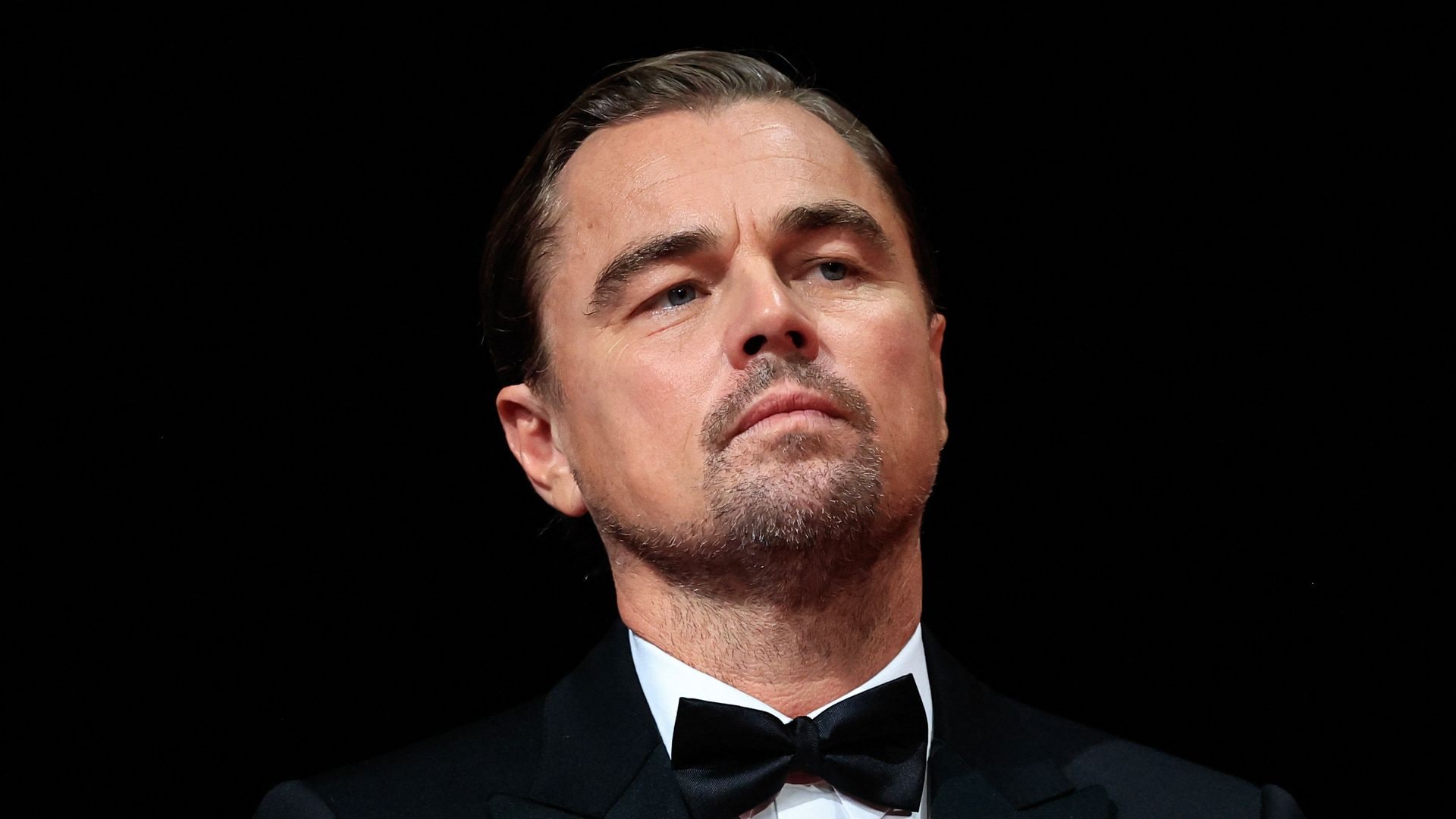 Leonardo DiCaprio looks gorgeous as ever watching Carlos Alcaraz at Wimbledon