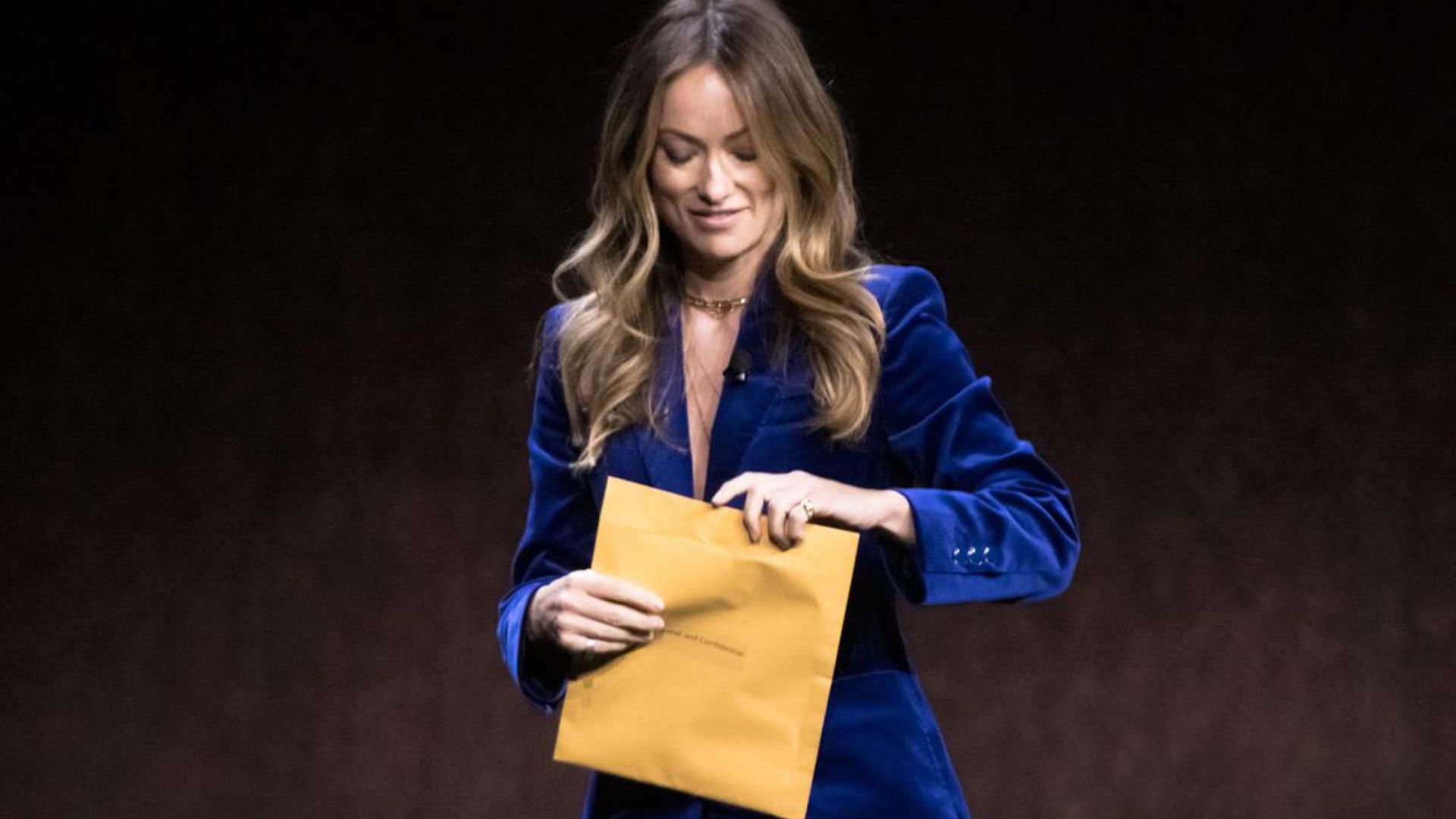 Jason Sudeikis had no intention to embarrass Olivia Wilde with custody papers onstage at CinemaCon