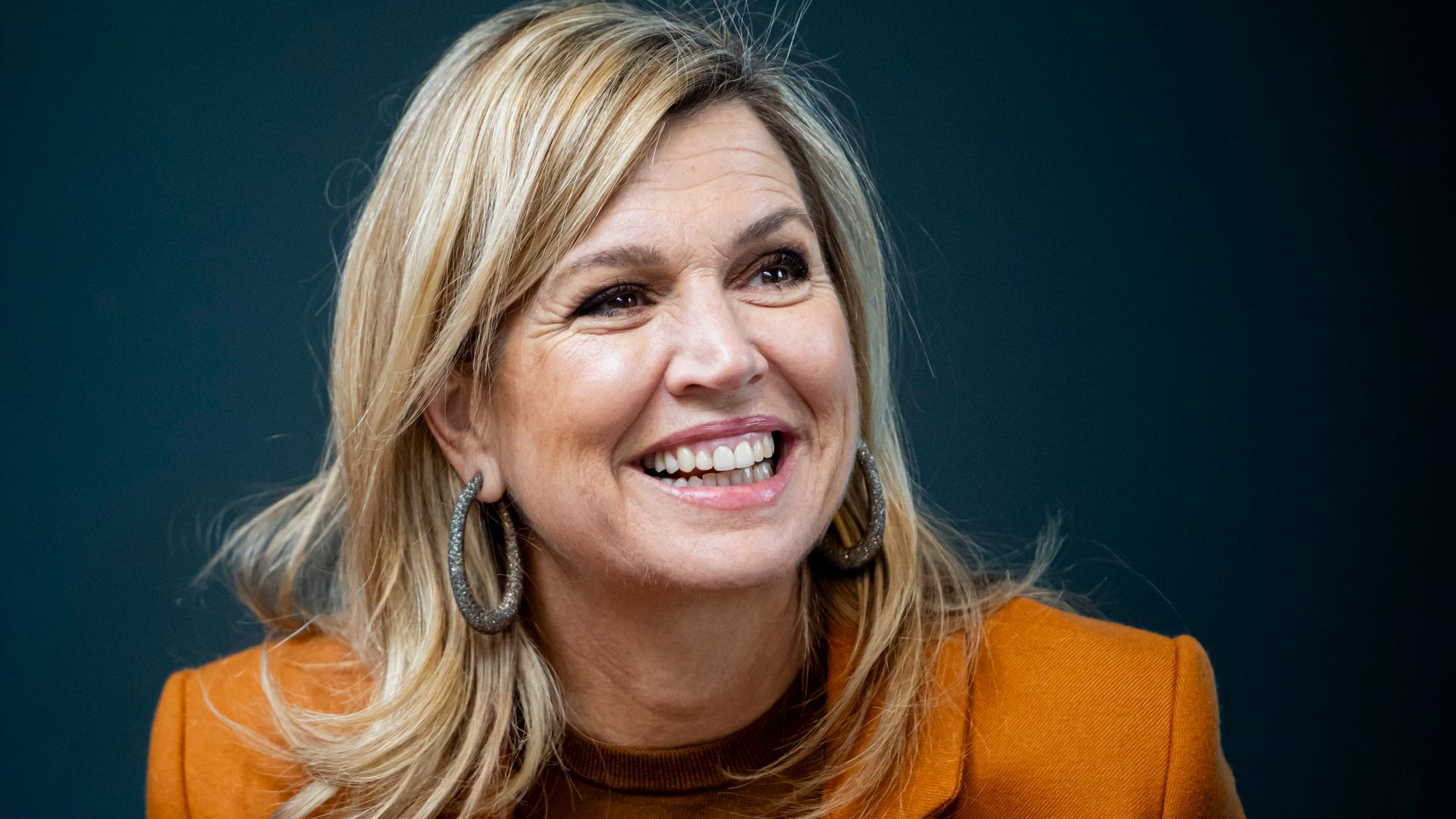 Queen Máxima’s colorful comeback: Rewears one of her most daring 2018 looks