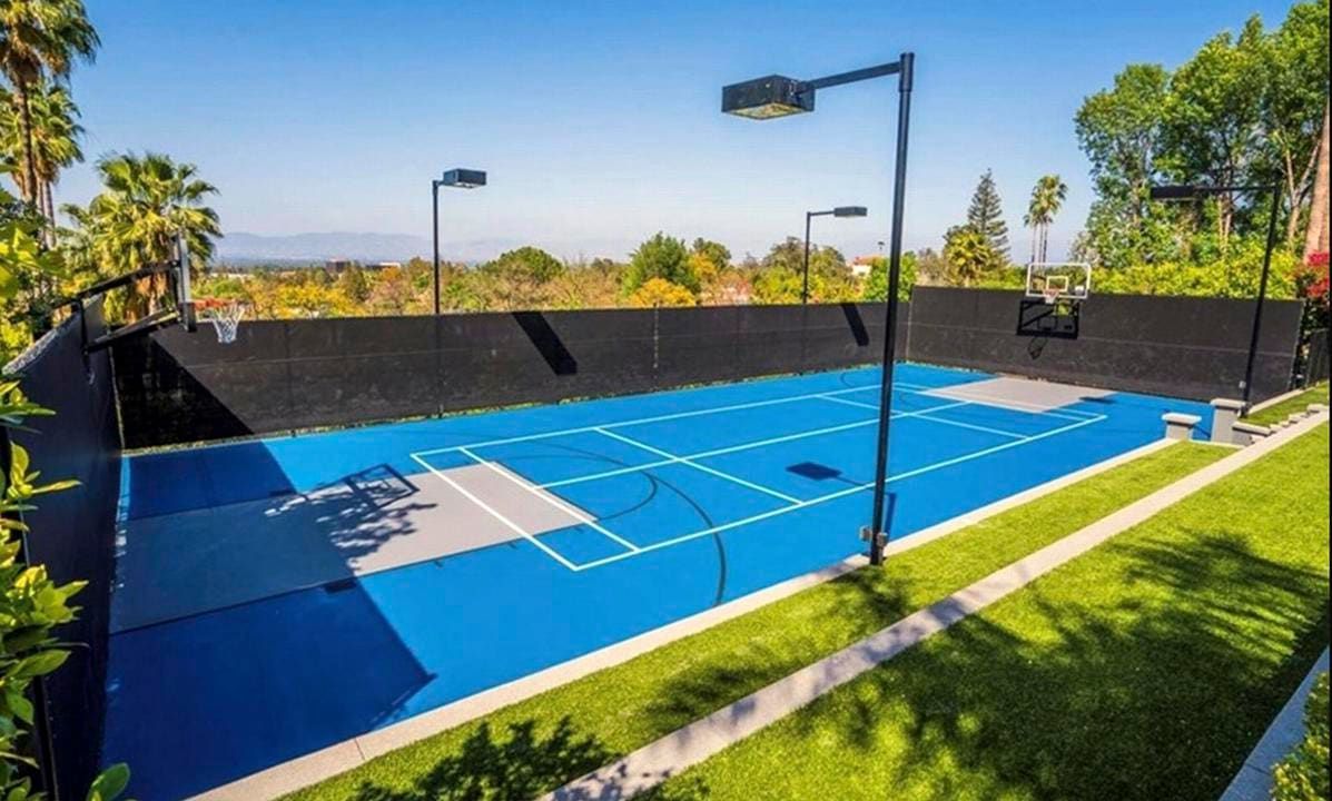 Nick Lachey's basketball court