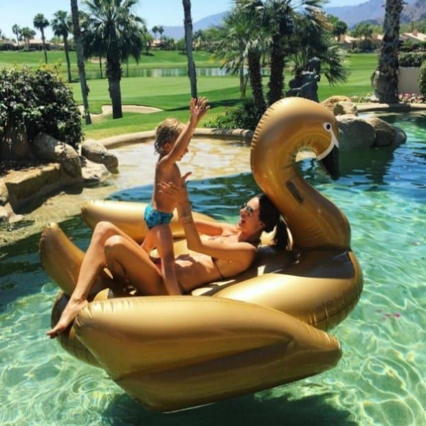 The supermodel soaked up sun in the desert with her son Noah.
<br>
Photo: Instagram.com/alessandraambrosio
