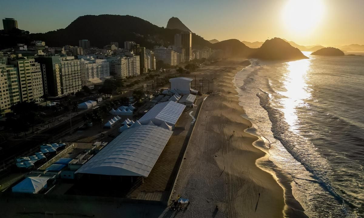 Workers Build Temporary Stage For Madonna One Week Ahead of Her Massive Free Show in Rio de Janeiro
