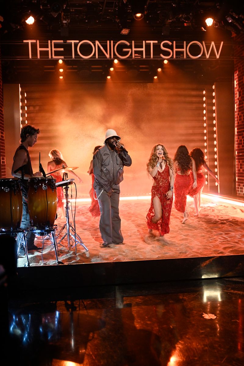 THE TONIGHT SHOW STARRING JIMMY FALLON -- Episode 2130 -- Pictured: Musical guests Shakira ft. Wyclef Jean perform on Tuesday, May 6, 2025 -- (Photo by: Todd Owyoung/NBC via Getty Images)