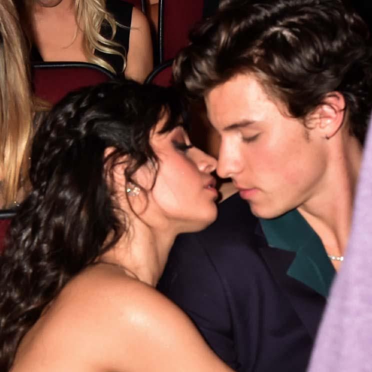 Camila Cabello photo kiss Shawn Mendes AMAs 2019