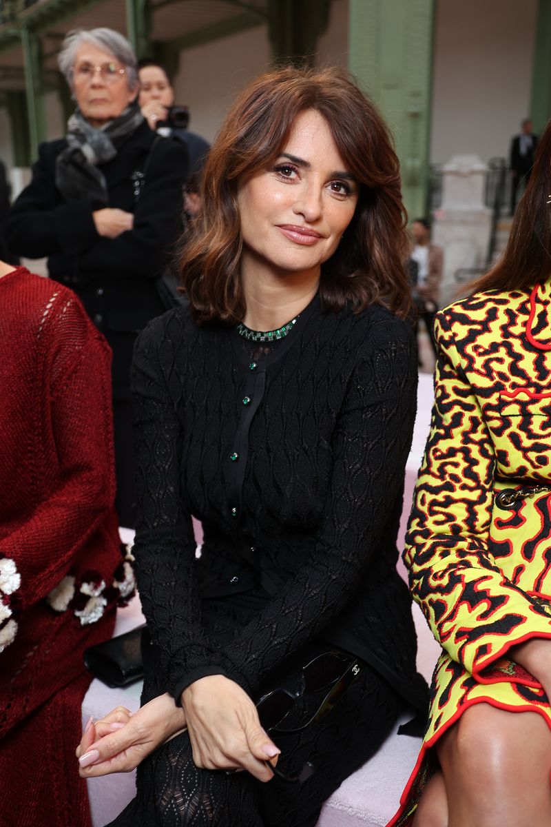 Penélope Cruz has long proven that her talent transcends borders, not only starring in Hollywood and Spanish films but also embracing Italian cinema with remarkable fluency.