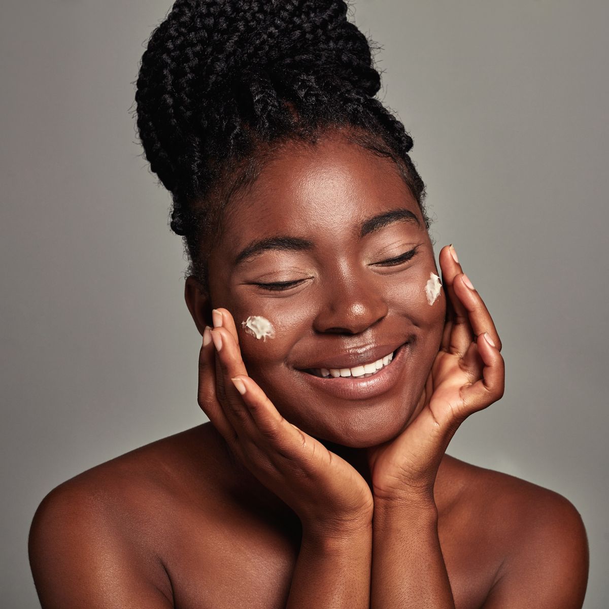 These new Neutrogena sunscreens promise a lightweight, invisible finish with a healthy glow
