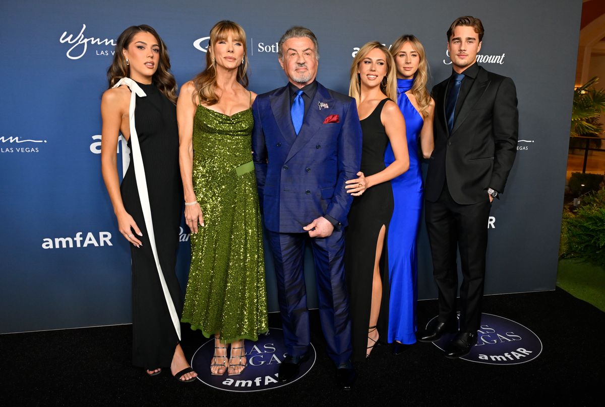  Sistine Stallone, Jennifer Flavin Stallone, Sylvester Stallone, Sophia Stallone, Scarlet Rose Stallone and Louis Masquelier-Page