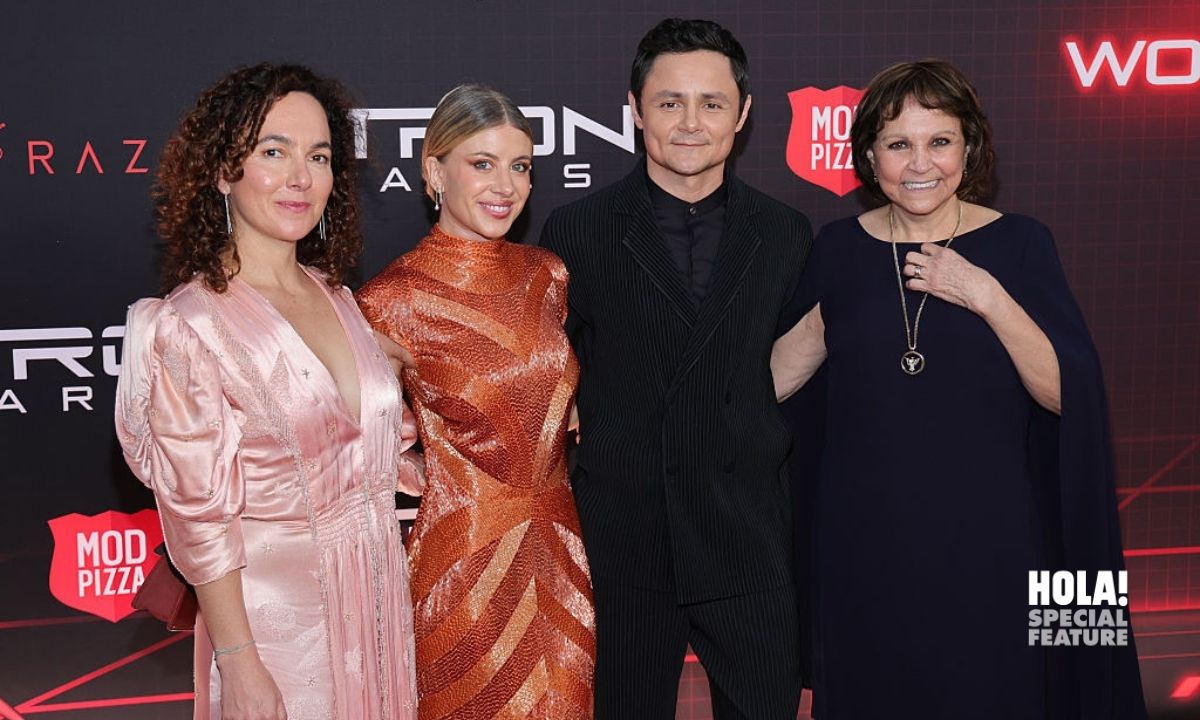 Arturo brought his fiancé Lauren Hoover and mom Doris Castro to the premiere