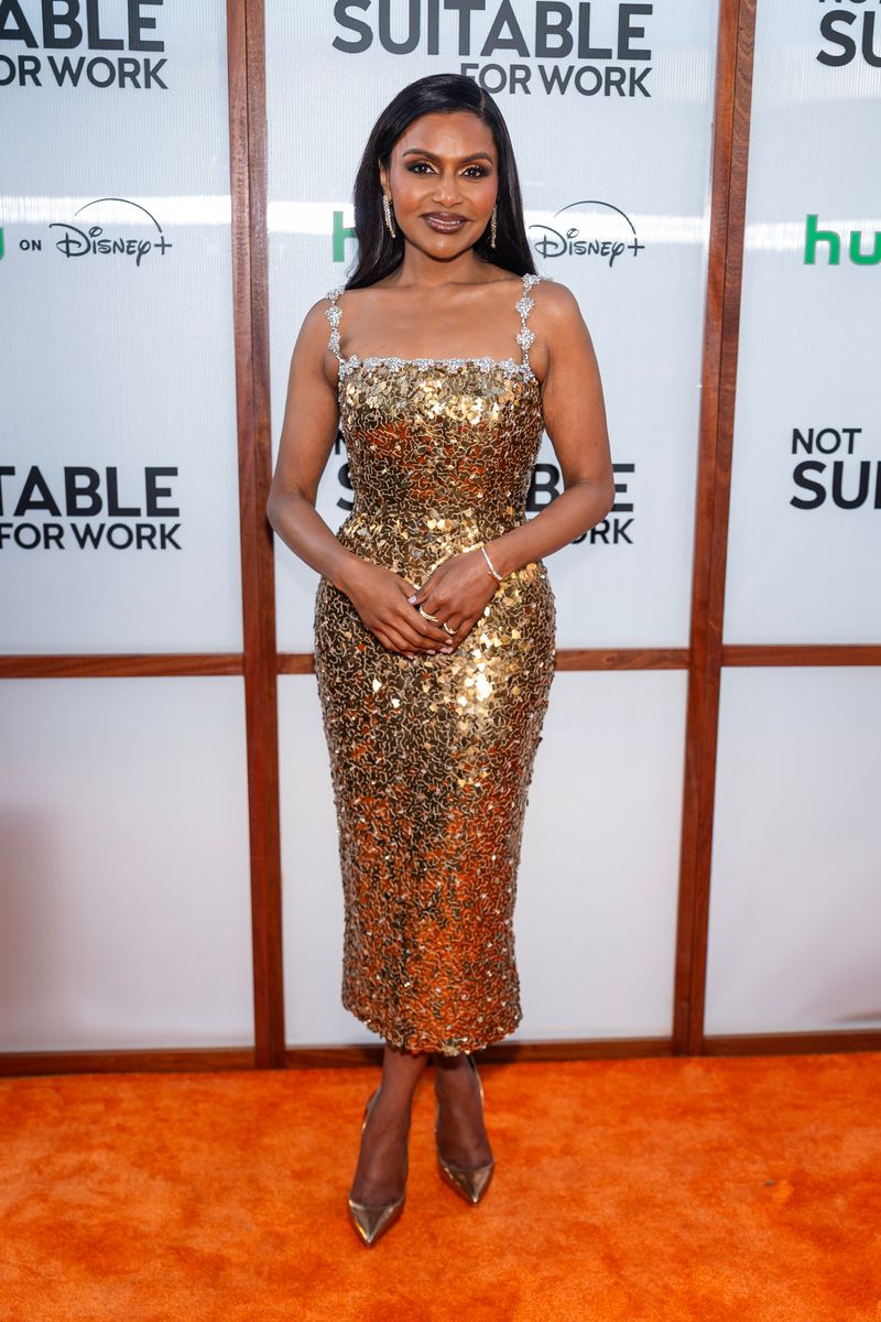 mindy kaling gold dress Give a wave to golden girl Mindy Kaling at the Golden Globes! See all the best red carpet looks, here