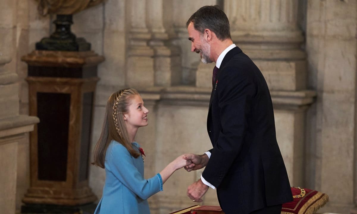 King Felipe Of Spain Delivers Collar Of The Distinguished 'Toison de Oro' To Princess Leonor