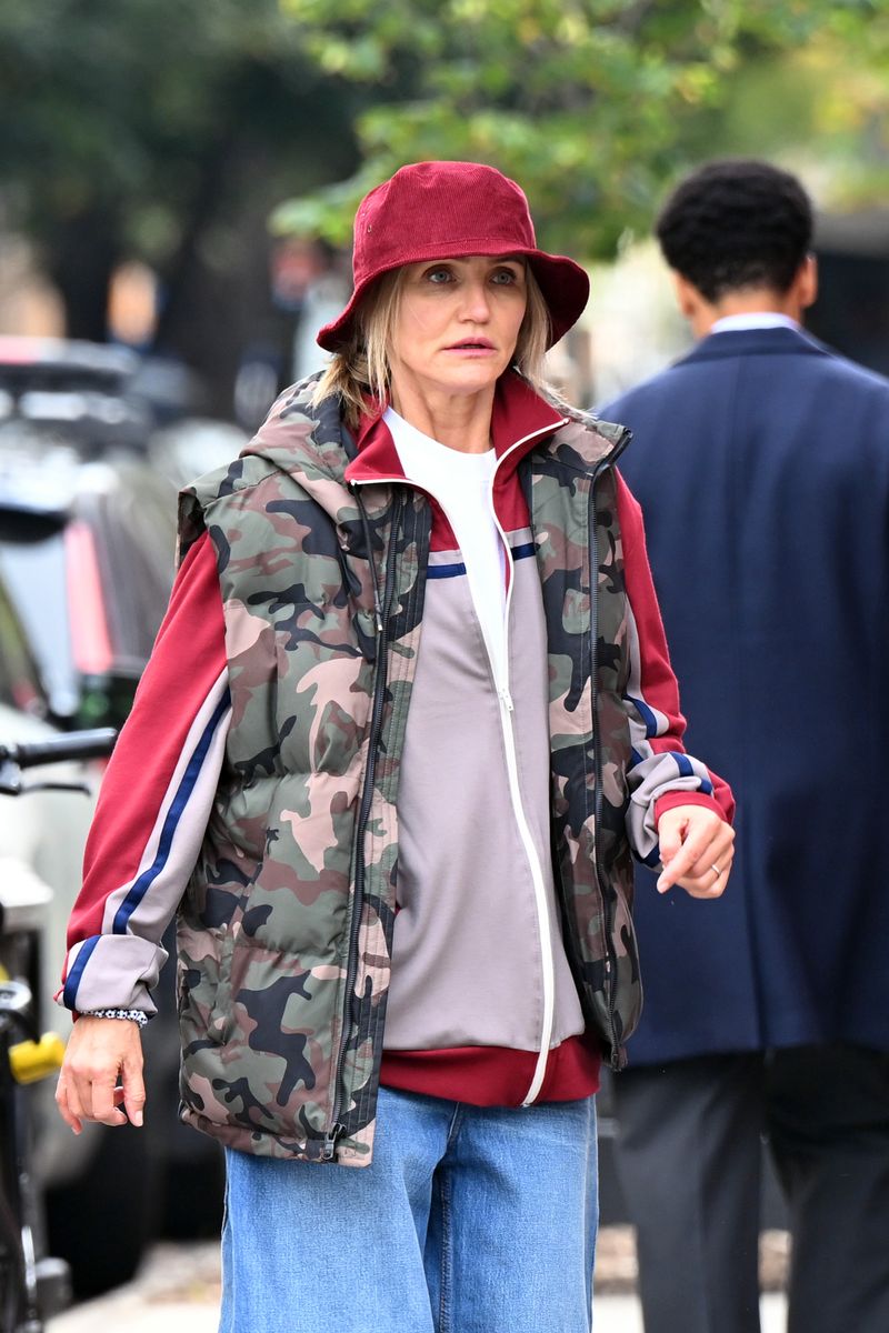 The look was captured by paparazzi on Wednesday and quickly made the rounds online. 
