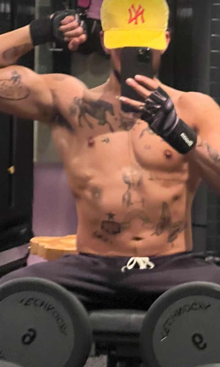 Babs Bunny Female Rapper Body All the times Bad Bunny broke the internet with his impressive abs and ...