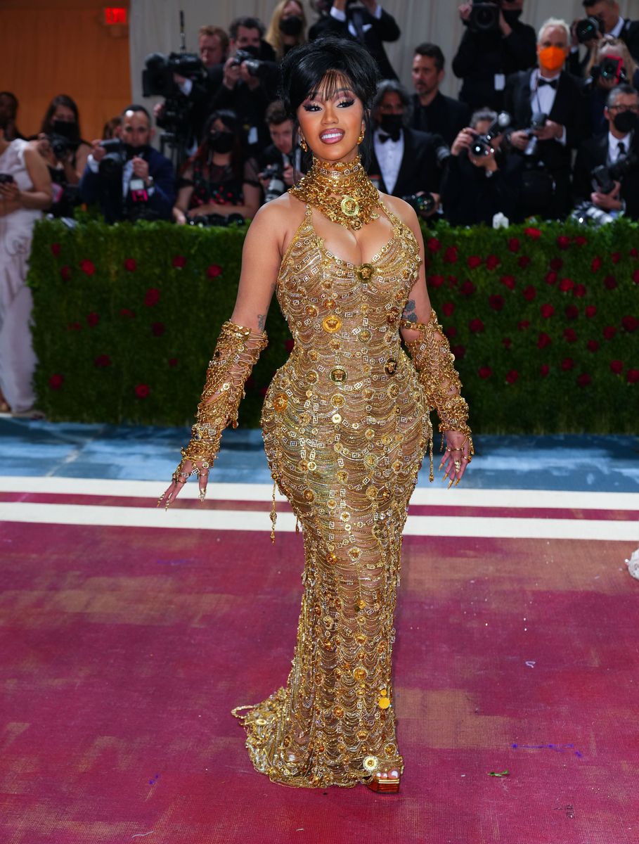 2022: Gilded Glam Goddess