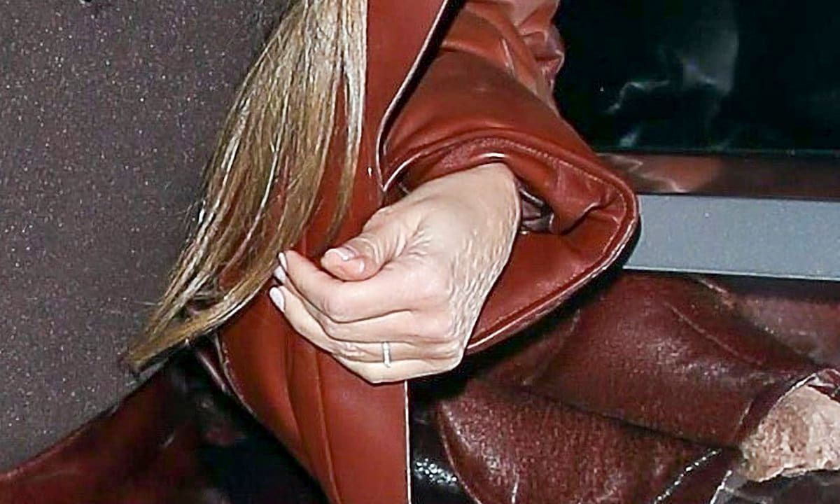 Kim Kardashian spotted wearing her wedding band amid Kanye West divorce rumors