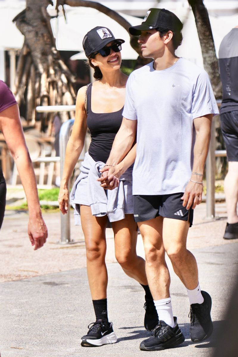 Jessica Alba and Danny Ramírez were spotted strolling along the coast in the Gold Coast region of Australia.