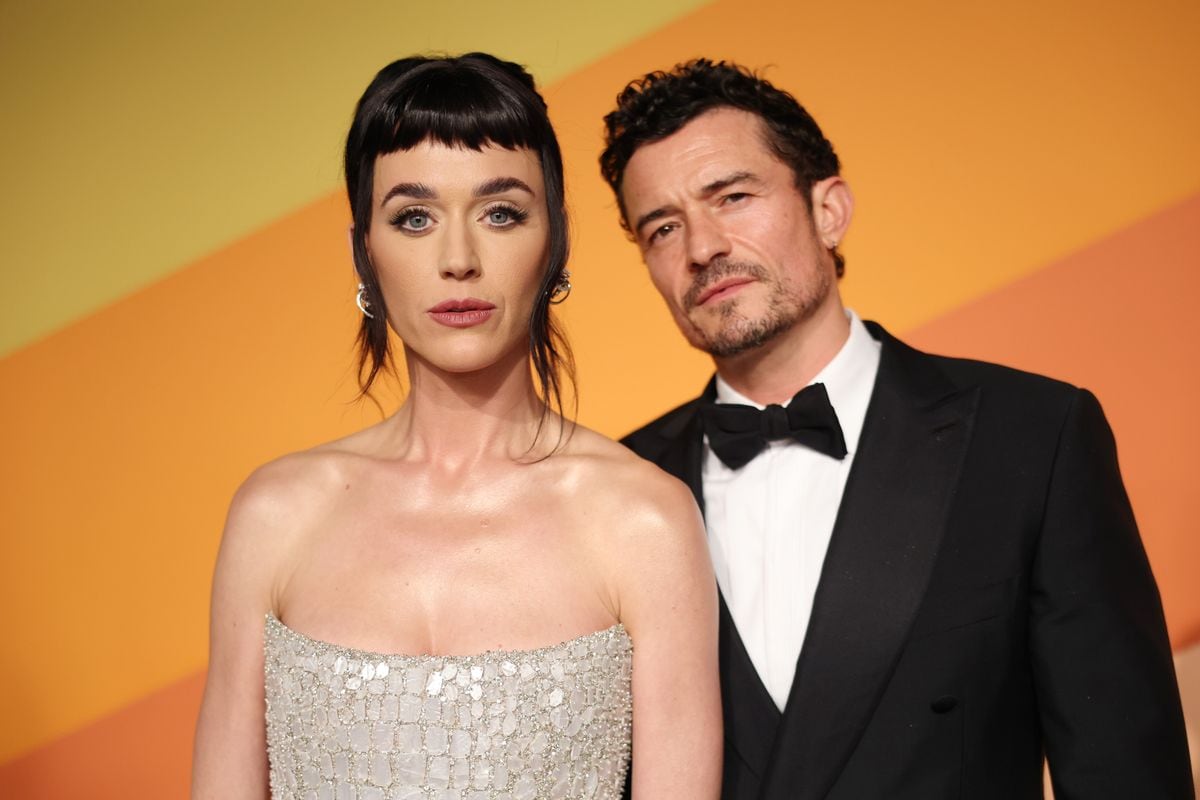 Katy Perry and Orlando Bloom attend the 2025 Vanity Fair Oscar Party Hosted By Radhika Jones at Wallis Annenberg Center for the Performing Arts on March 02, 2025 in Beverly Hills, California. 