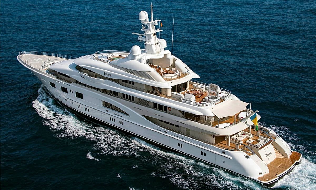 J.Lo and Ben's yacht