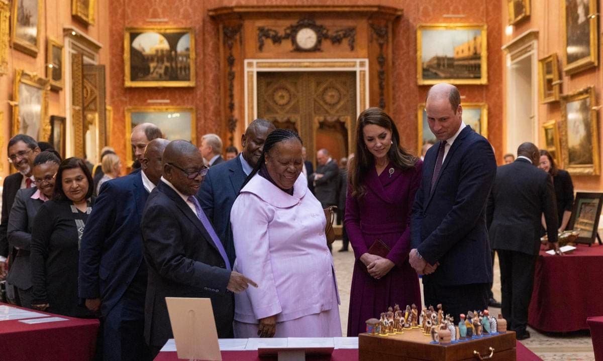 At Buckingham Palace, the president and royals viewed an exhibition in the Picture Gallery of items from the Royal Collection.In the evening, members of the British royal family will attend a state banquet for the president at Buckingham Palace.