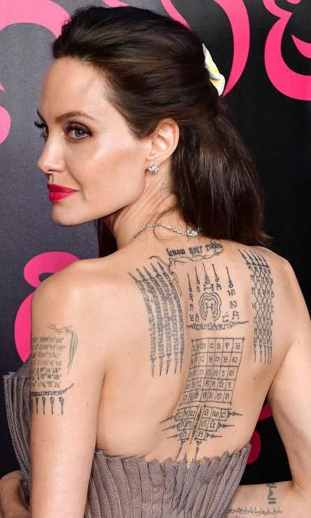 Angelina Jolie cuenta con varios tatuajes cada uno tiene un significado distinto