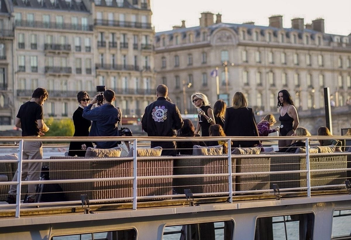 Lauren Sanchez, Kim Kardashian, Katy Perry, Kris Jenner and Eva Longoria step out of Cheval Blanc Hotel and head to Lauren Sanchez's bachelorette party in Paris. 
