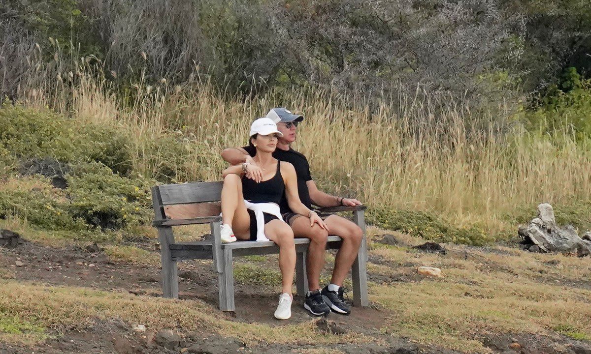 Jeff Bezos and Lauren Sanchez PDA photos