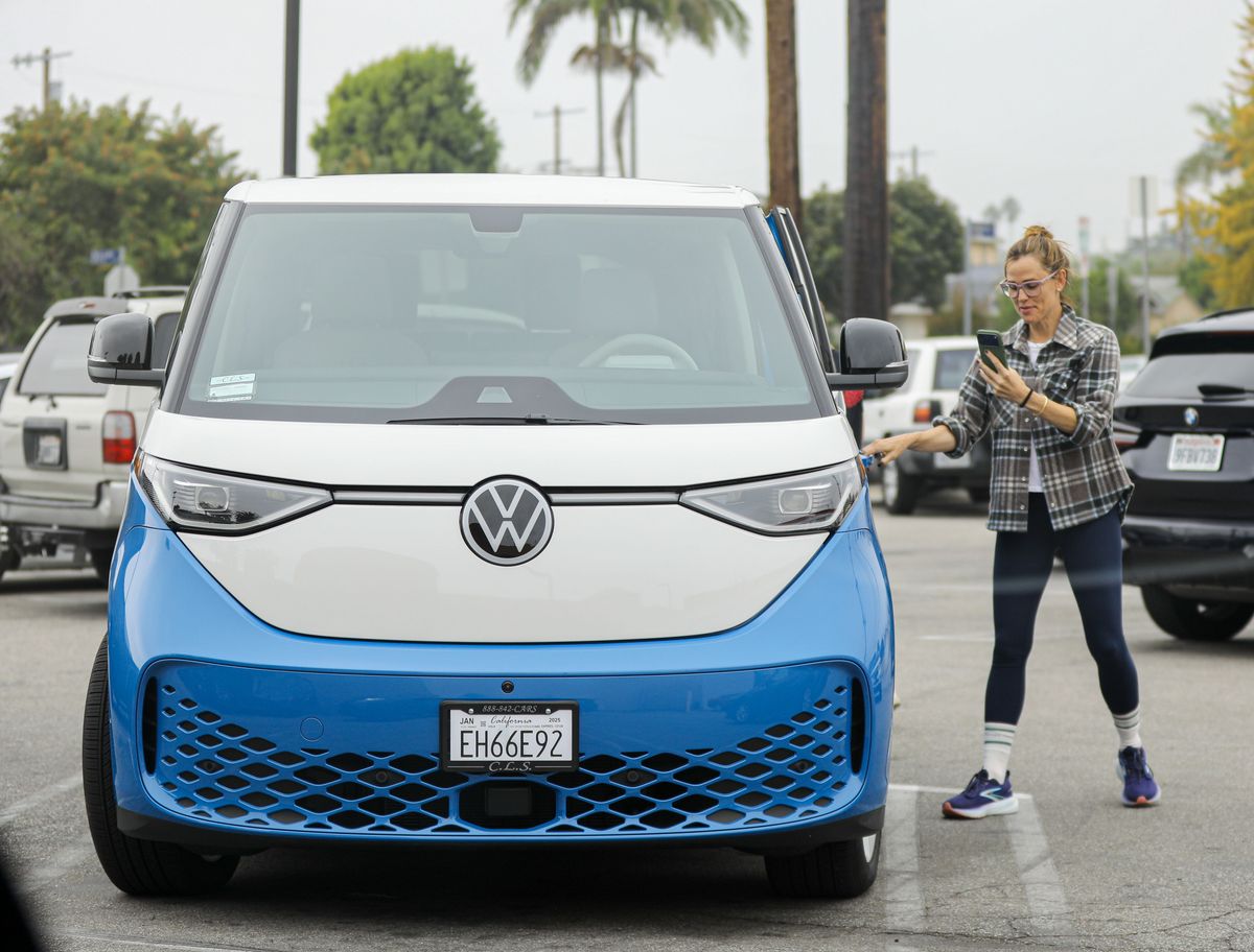 Jennifer Garner was spotted driving her brand new electric Volkswagen van as she went golf shopping with her son Samuel in West Los Angeles.