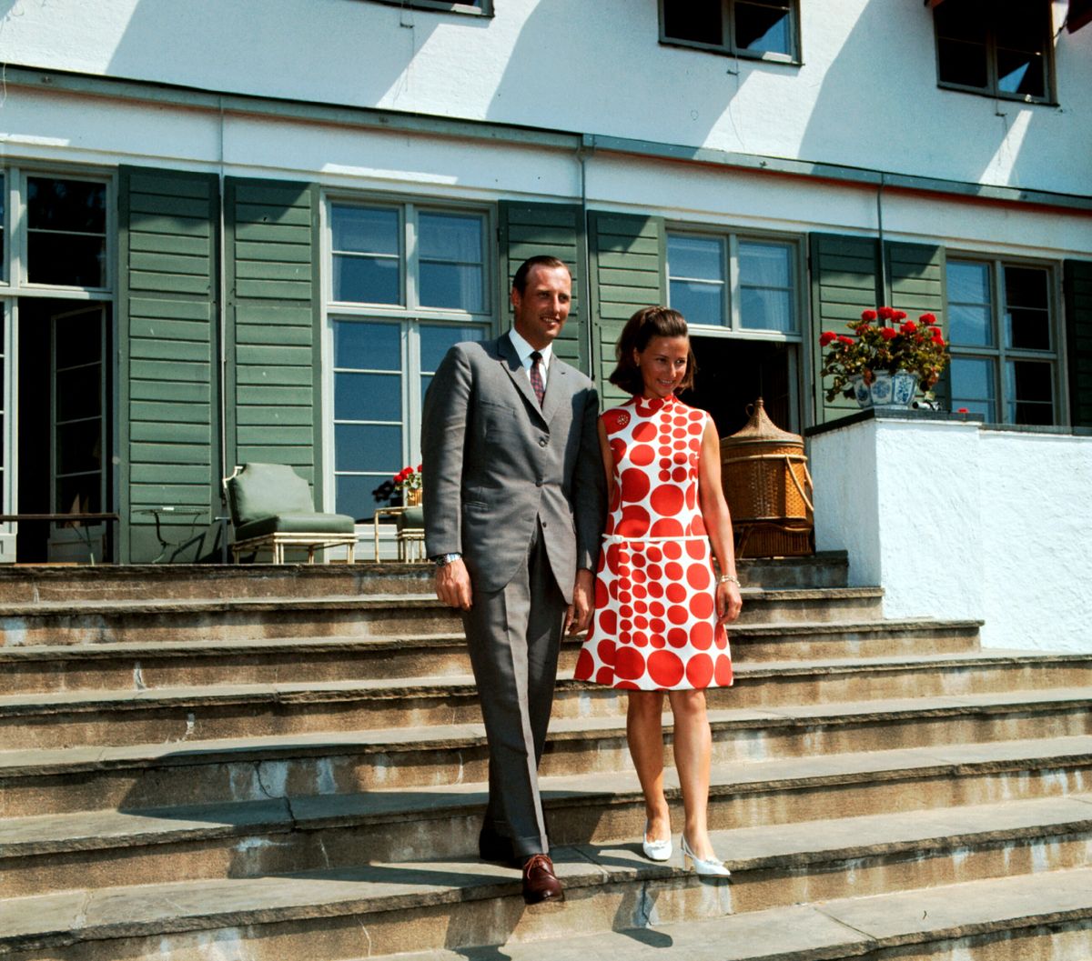 Crown Prince Harald and Crown Princess Sonja in 1969, on the stairs in front of their home Skaugum. 