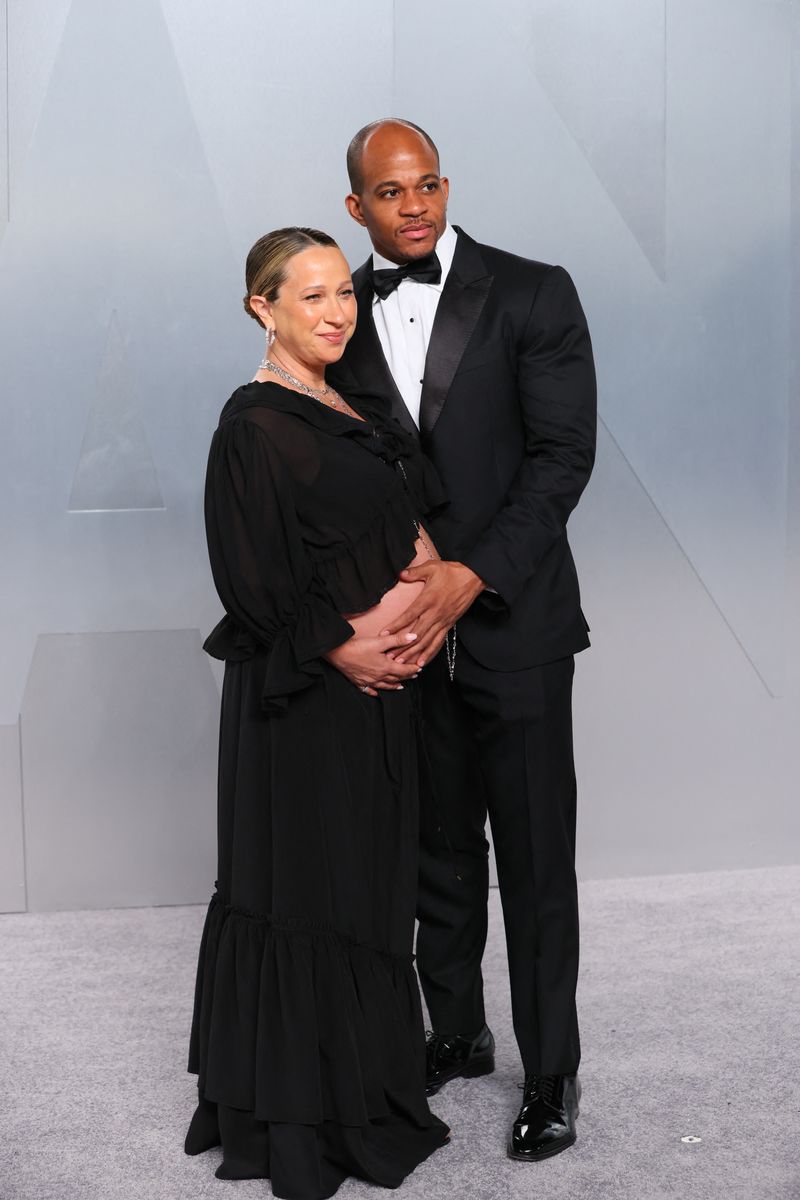 Jennifer Meyer and Geoff Ogunlesi married in Hawaii on October 10, 2026, surrounded by family and celebrity friends.