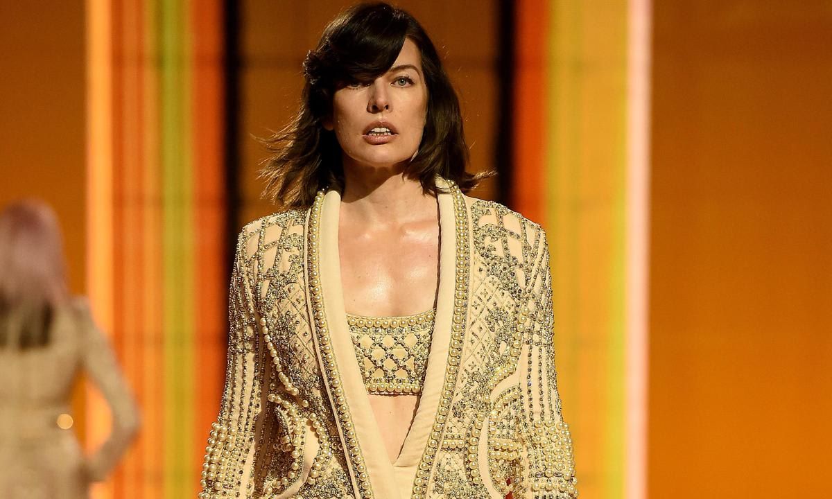 Balmain : Runway   Paris Fashion Week   Womenswear Spring Summer 2022