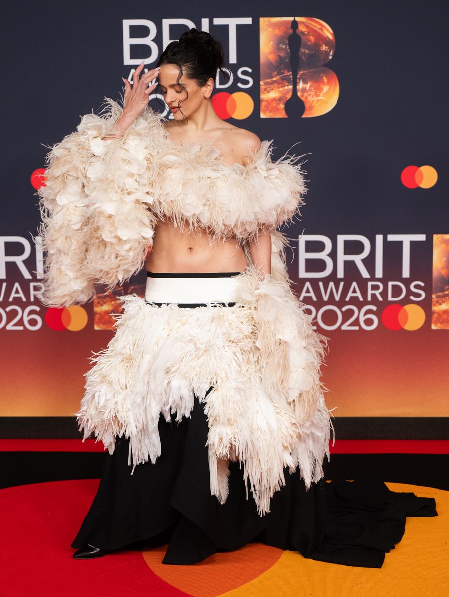 Rosalía arrived at London’s The O2 in a custom two-piece look by Chanel, designed by Matthieu Blazy. 