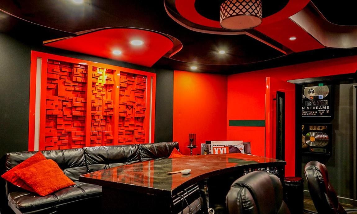 Selena Gomez mansion