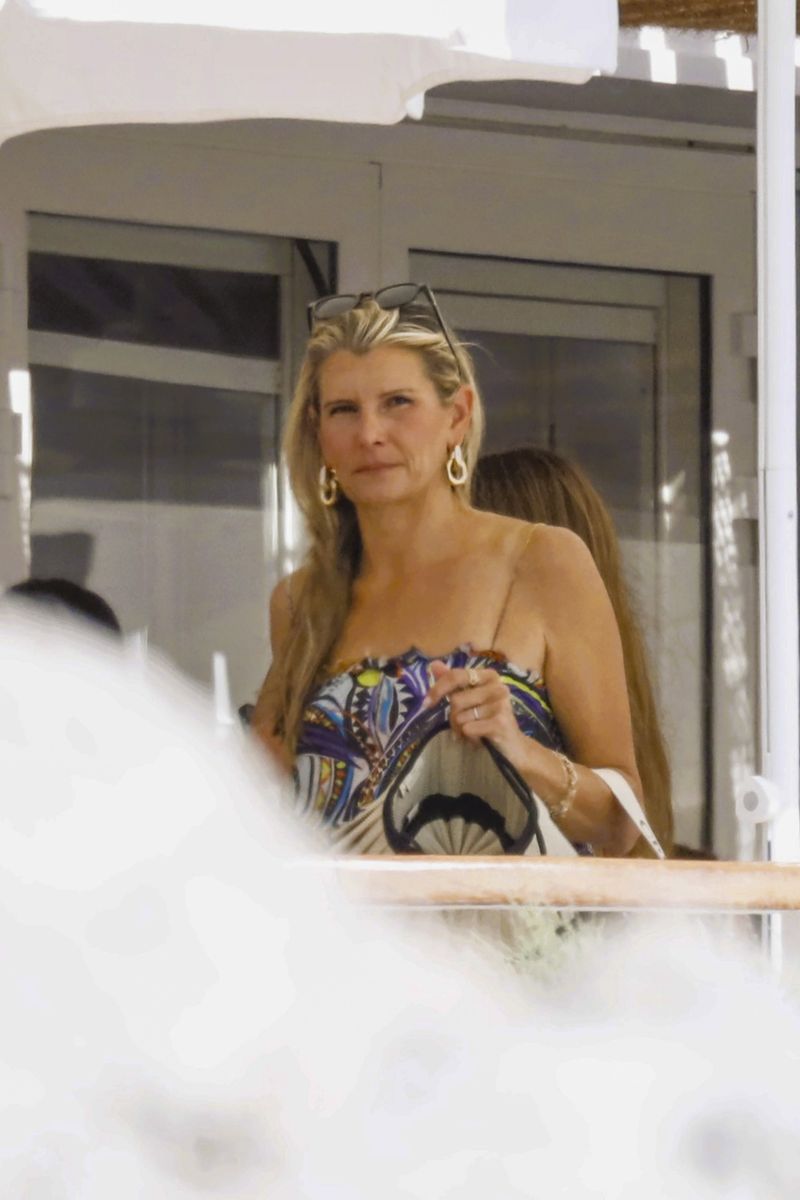 The mystery blonde joined Brady and his group aboard the boat