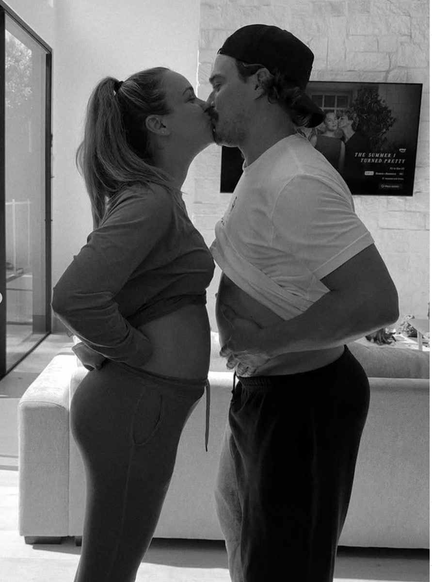 Mariana and Kike announced her second pregnancy in August