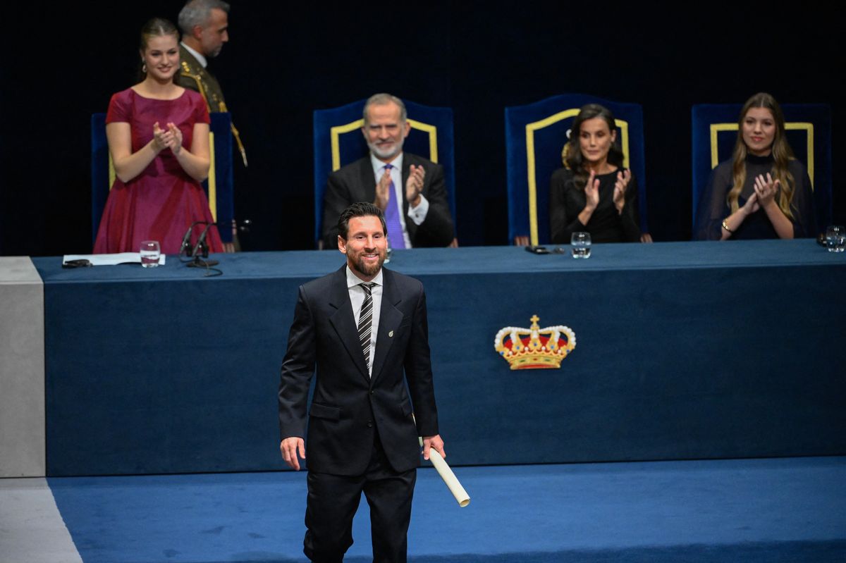 Spain's Princess Leonor, King Felipe VI, Queen Letizia and Princess Sofia applaud as Argentine football legend Lionel Messi receives the 2026 Princess of Asturias Award for Sport