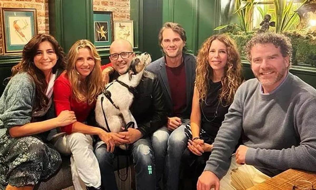 Elsa Pataky and her friends