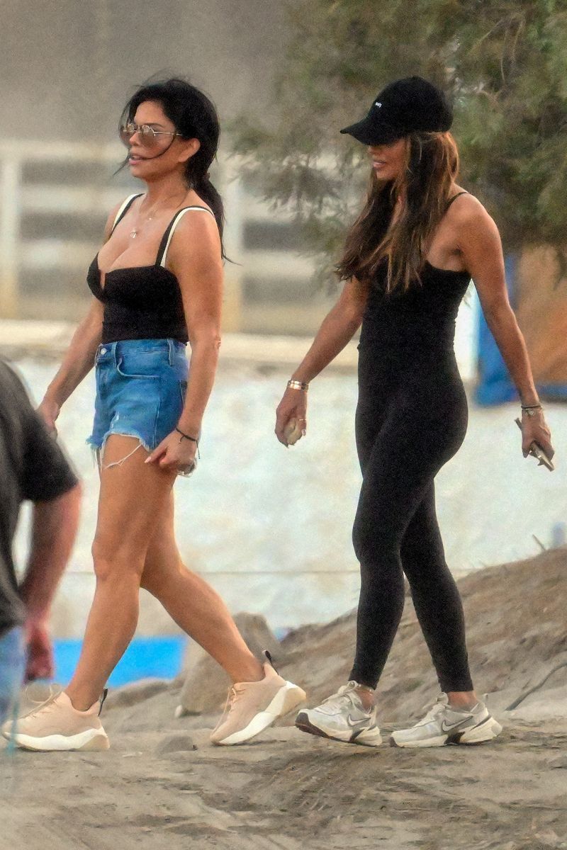 Lauren Sanchez and Tony Gonzalez's wife October