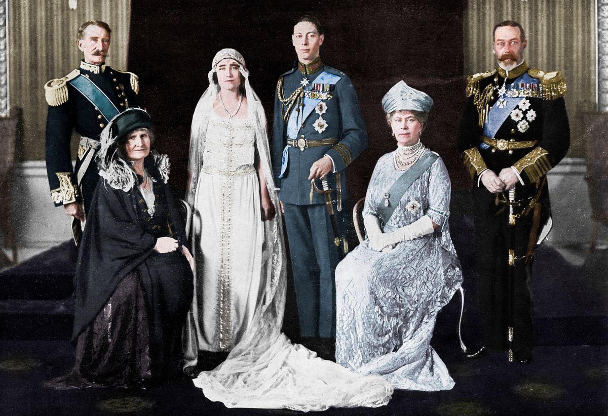 The wedding of the Duke of York and Lady Elizabeth Bowes-Lyon, 1923. The bride and bridegroom and their parents. The Earl and Countess of Strathmore, the Duchess and Duke of York, and King George V and Queen Mary.