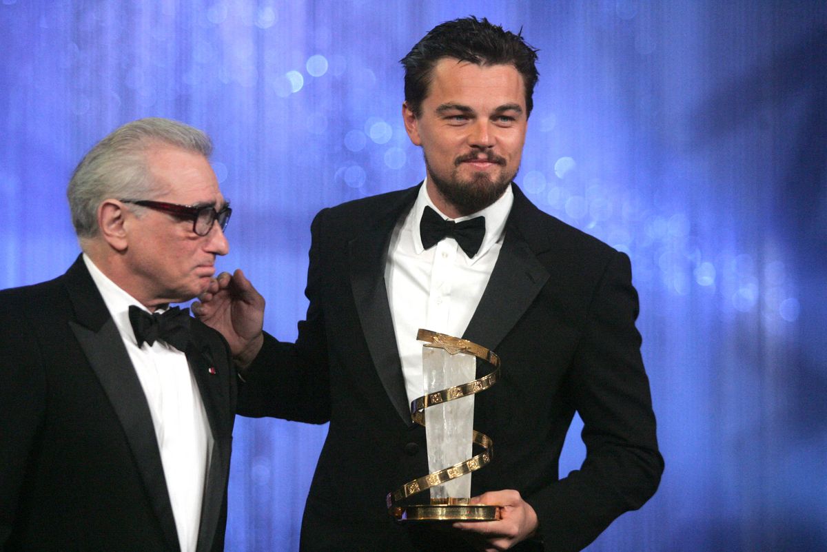 Leonardo DiCaprio holds the Golden Star he received from US director Martin Scorsese at the opening of the 7th Marrakesh film festival, 07 December 2007