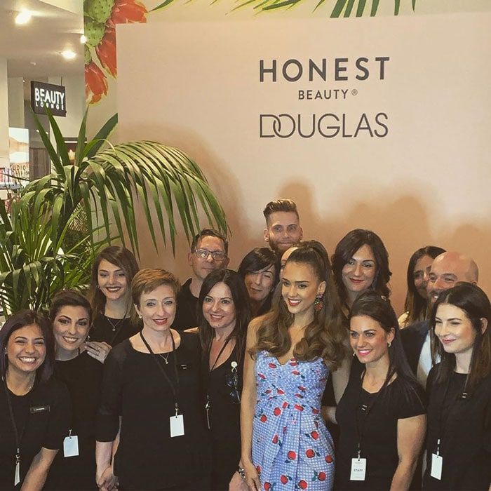 Jessica Alba in Europe Honest Beauty