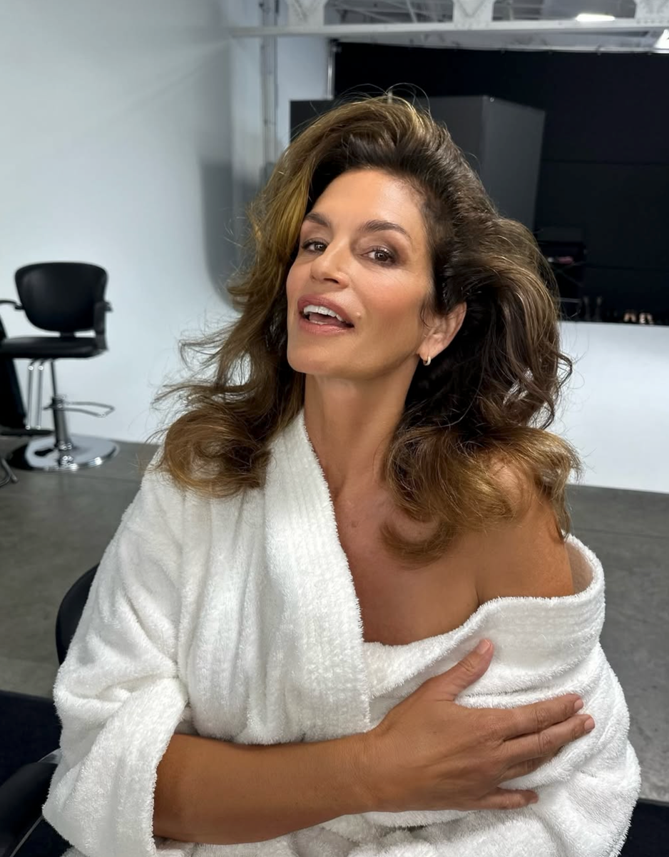 Crawford's radiant complexion took center stage as she highlighted her commitment to head-to-toe skincare.