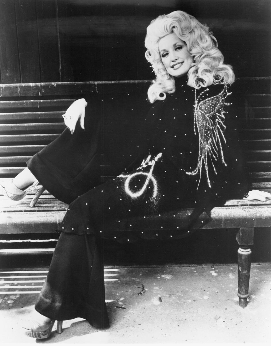 Dolly Parton poses for a portrait in circa 1974.
