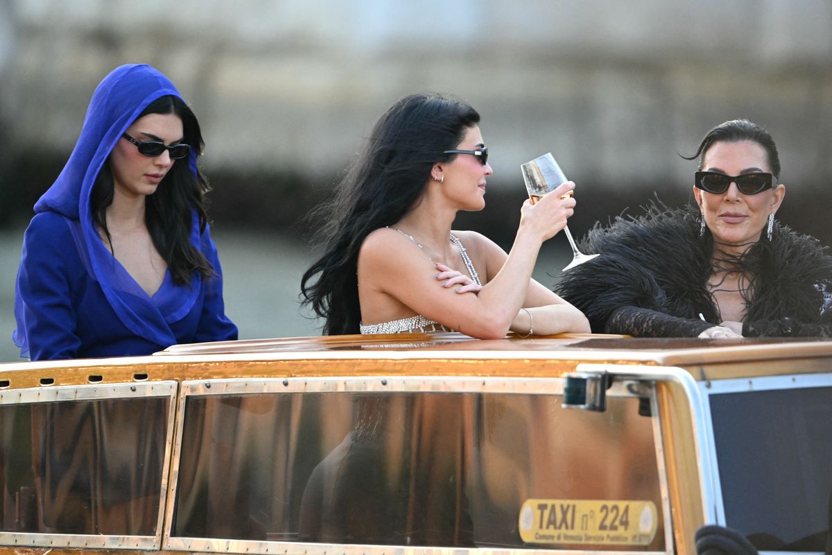 US model Kendall Jenner (L), US television personality Kris Jenner (R) and US Kylie Jenner