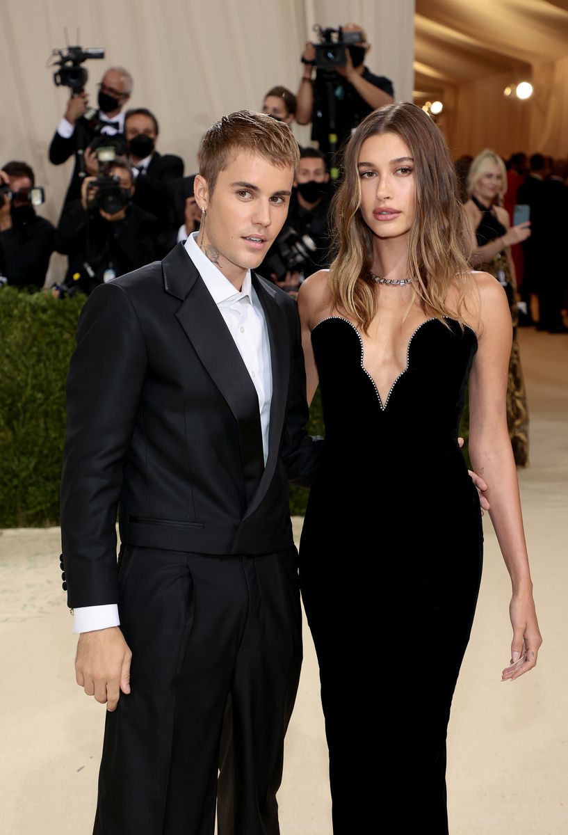  Justin Bieber and  Hailey Bieber attend The 2021 Met Gala Celebrating In America: A Lexicon Of Fashion at Metropolitan Museum of Art on September 13, 2021 in New York City. (Photo by Dimitrios Kambouris/Getty Images for The Met Museum/Vogue )