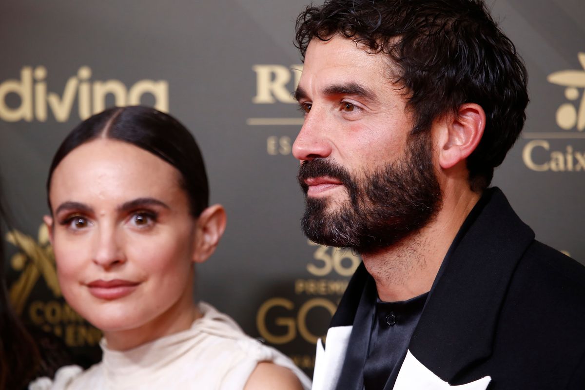 Veronica Echegui and Alex Garcia pose with the Goya for Best Short Film at the photocall of the 36th Goya Awards Gala, 